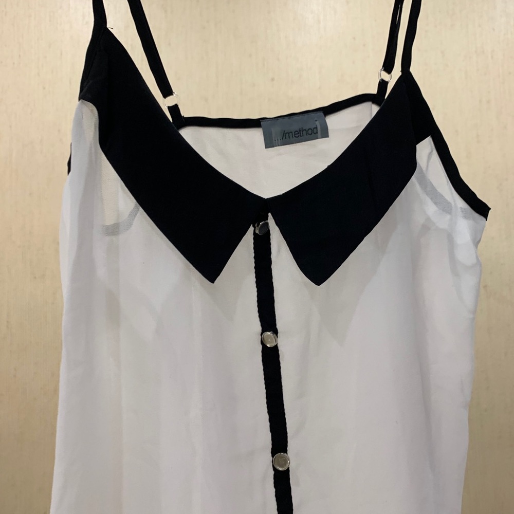 method sheer button flowy tank with black collar